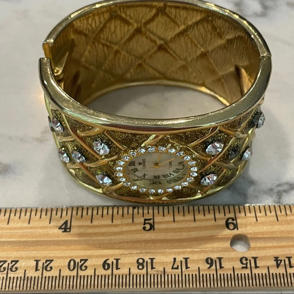Cannes vintage quartz watch